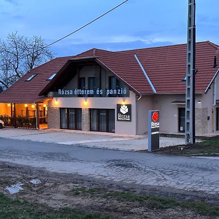 Rozsa Etterem & Panzio Bed and Breakfast Pécs Buitenkant foto
