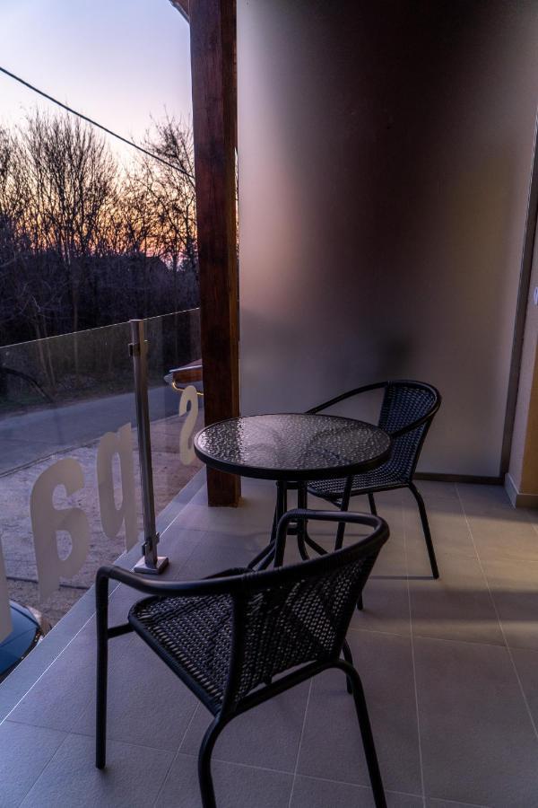Rozsa Etterem & Panzio Bed and Breakfast Pécs Buitenkant foto
