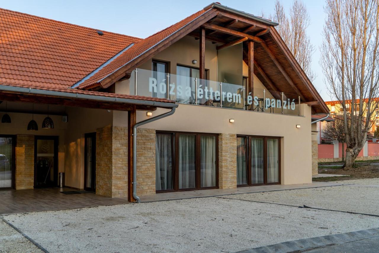 Rozsa Etterem & Panzio Bed and Breakfast Pécs Buitenkant foto